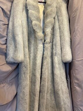 Intrigue by Glenoit Grey Faux Fur Coat